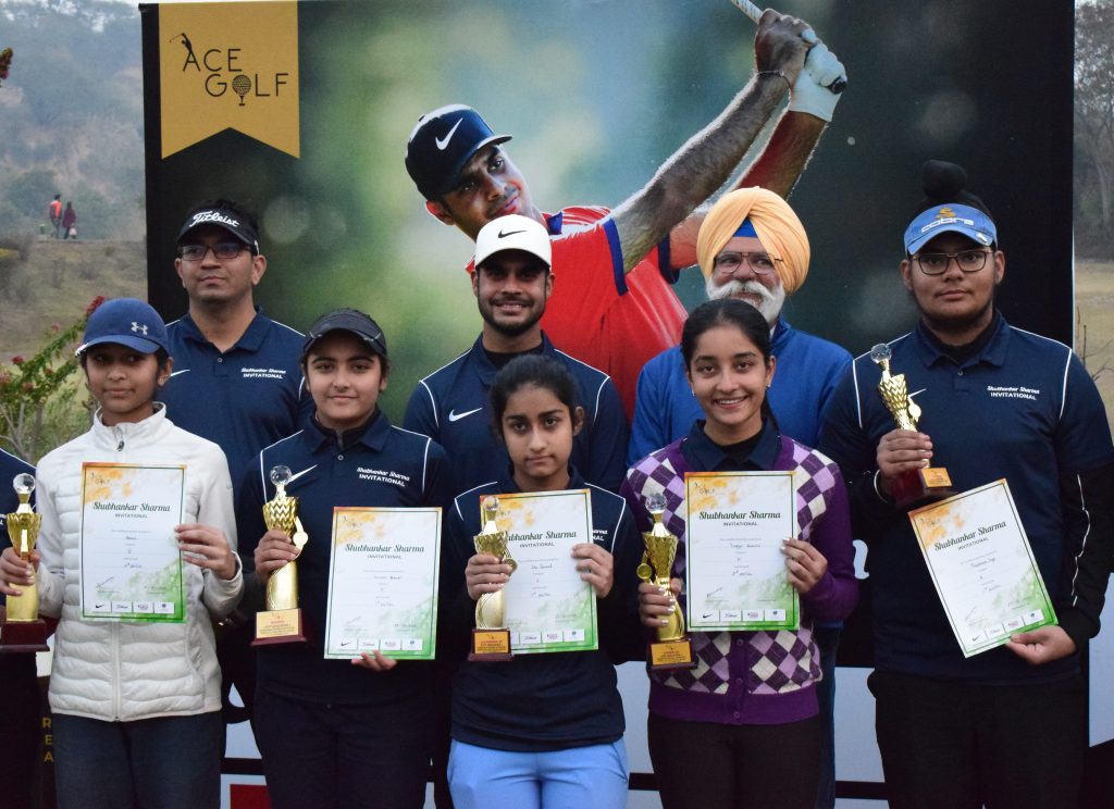 Winners pose with Shubhankar Sharma at Forest Hills