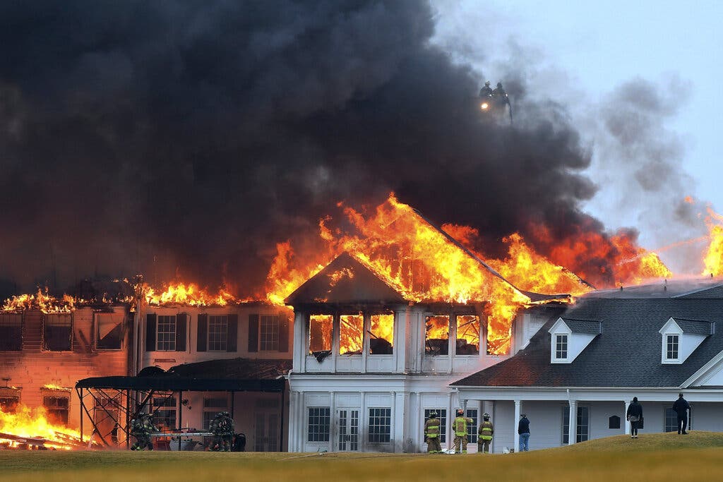 Oakland Hills Clubhouse on the day of fire incident